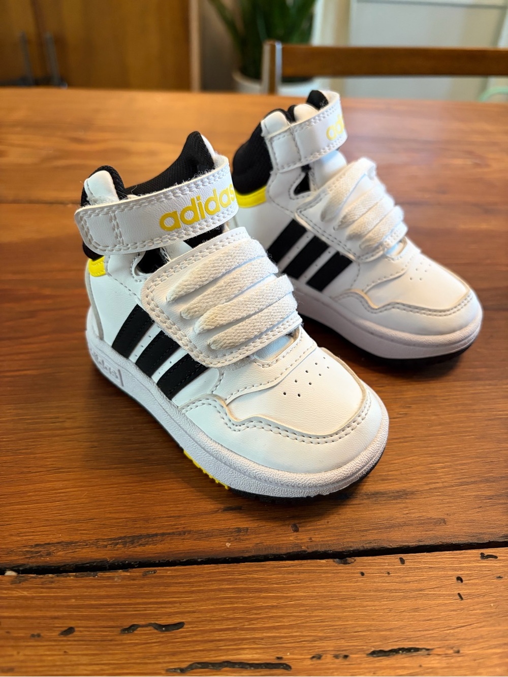 Adidas toddler shoes size 5C